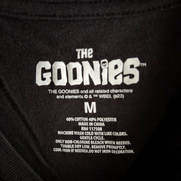 The GOONIES One Eyed Willies Stolen Treasure Men's M Black T Shirt #F - Picture 4 of 4